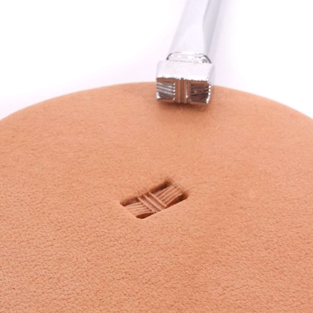 115-X502.SLC.03.jpg X502 Extra Small Bar Basket Weave Image