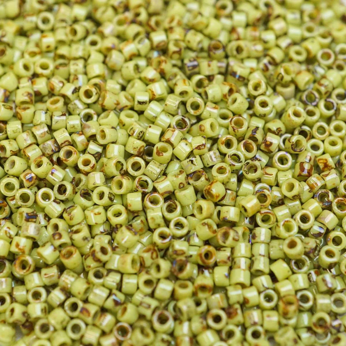 45-1132265.SLC.1.jpg Delica Bead - Picasso Chartruse Matte DB2265 Image