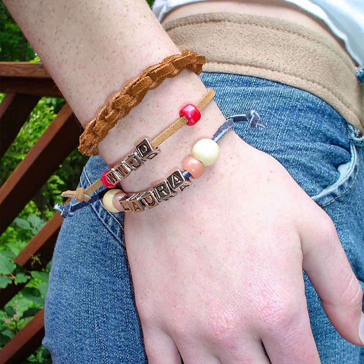 28-9012.SLC.04.jpg Lace Suede Medium Brown 3/32" x 50ft Image