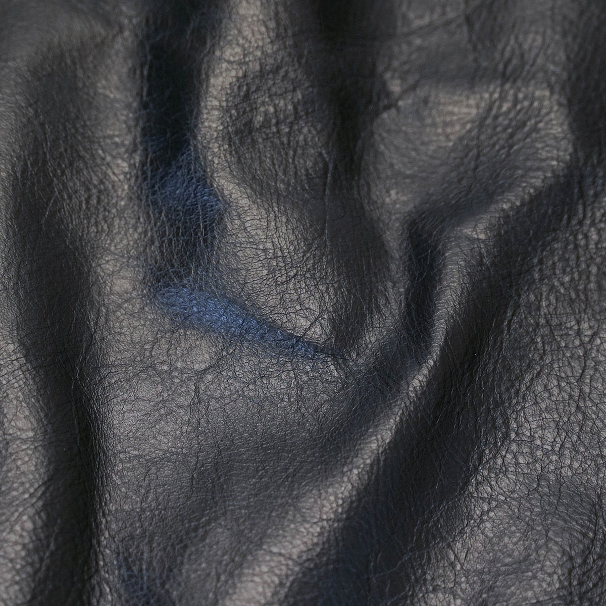 LUS.Black.03.jpg Luna Bagside Leather Image