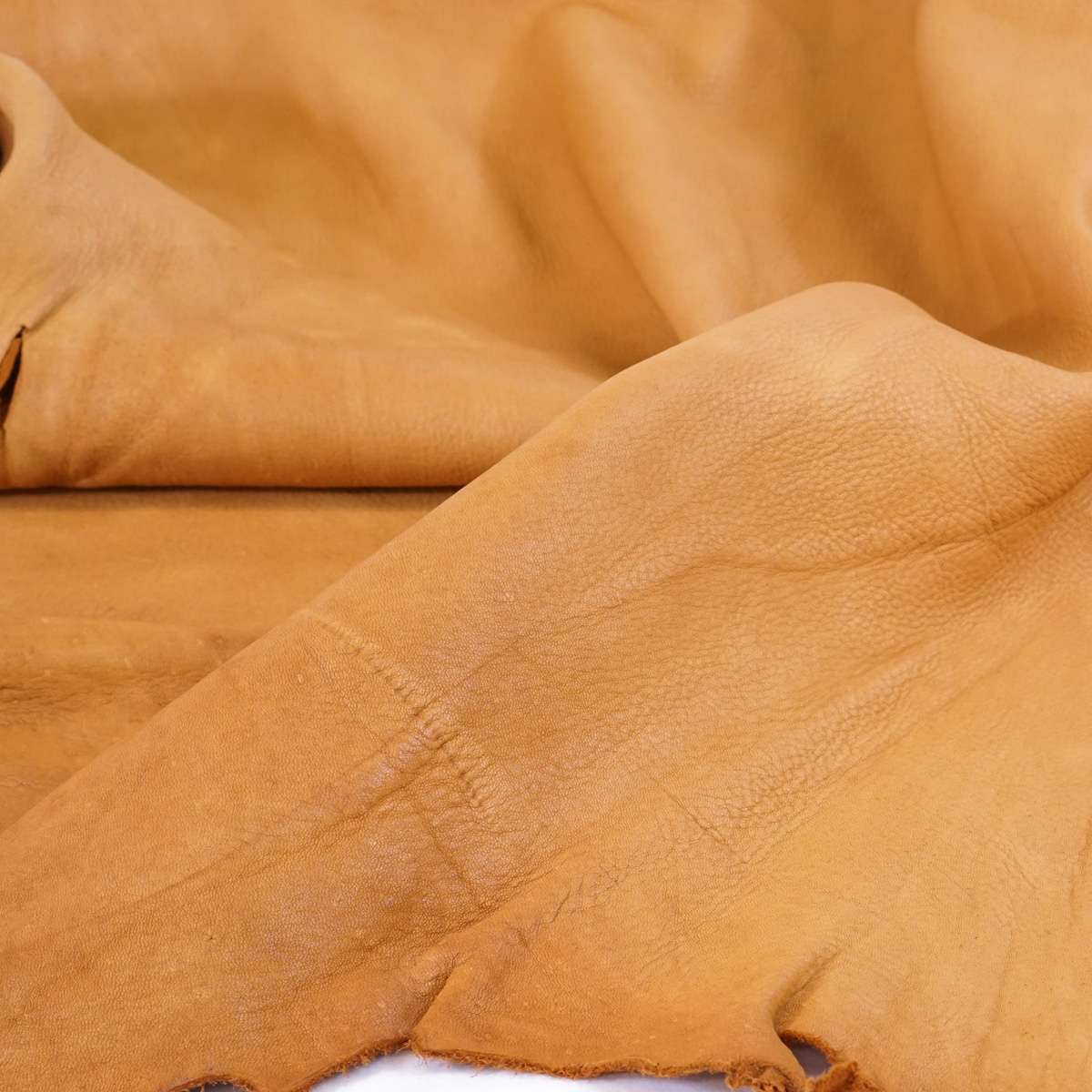 68-8.SLC.3.jpg Tannery Run Deerskin - Saddle Image