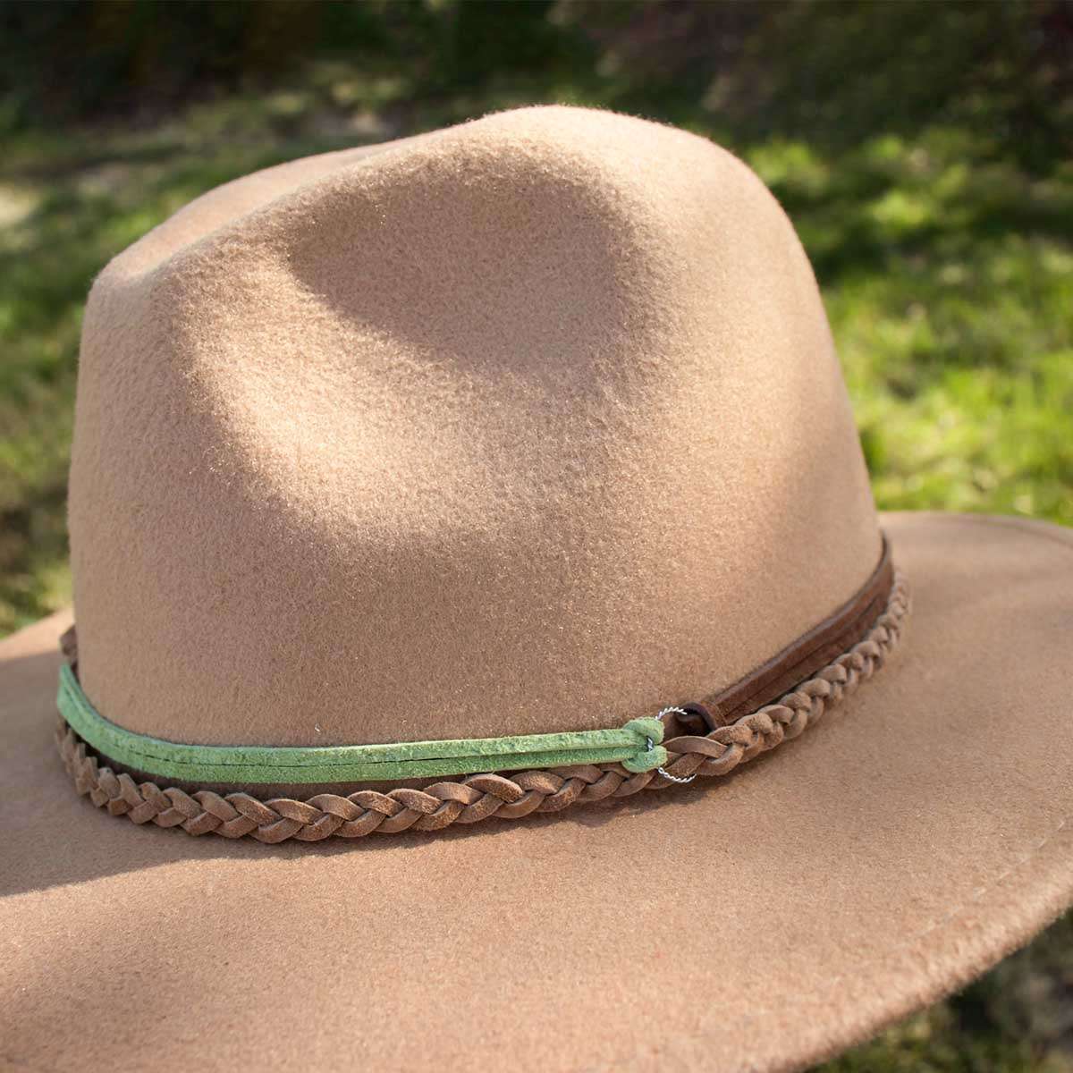 28-9022.SLC.04.jpg Lace Suede Cafe 1/8" x 25yd Image