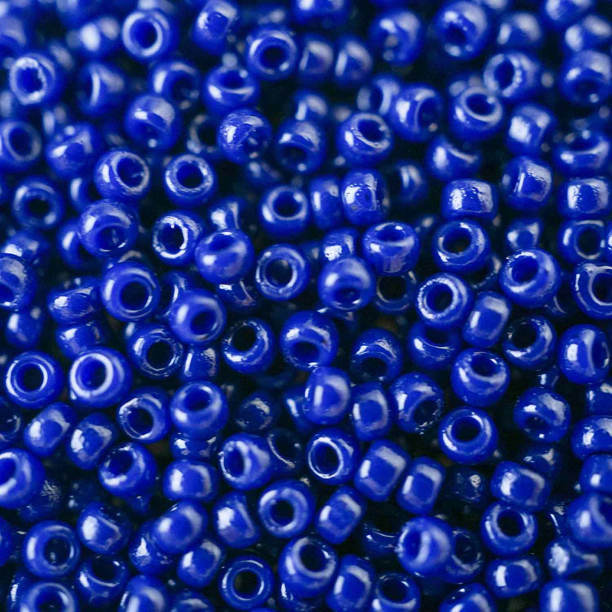 45-1594494.SLC.01.jpg 15/0 Seed Beads - Duracoat Opaque Dyed Dark Navy Blue 8.2g Image