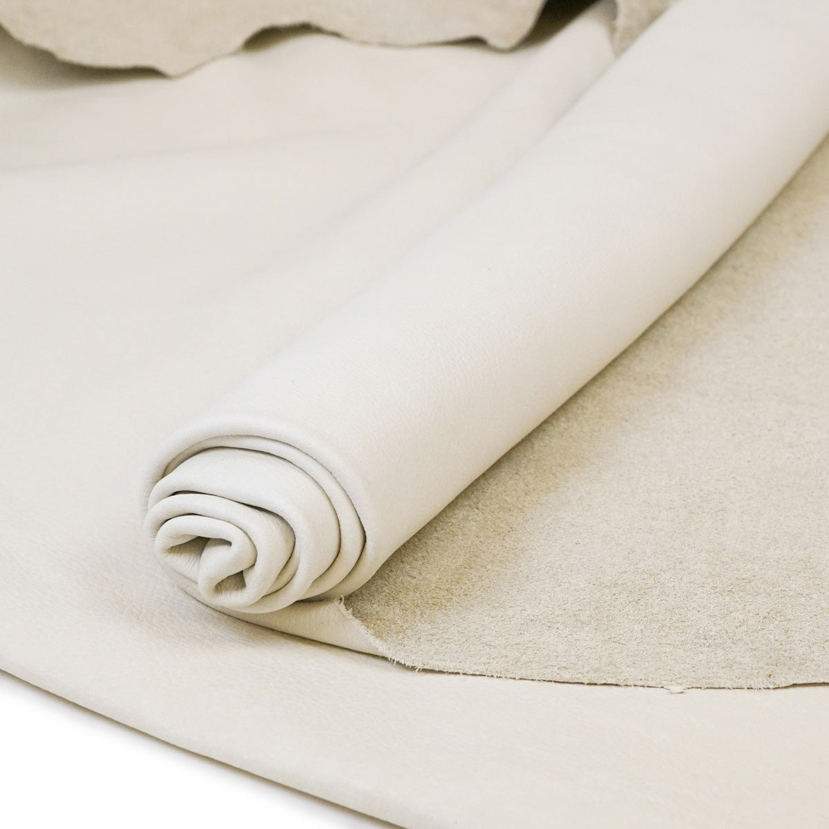 62-933311.SLC.1.jpg DeerTan Cow Side - Bone Image