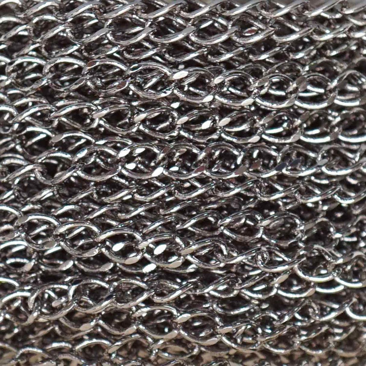 222-441.SLC.02.jpg 4mm Curb Chain - Gunmetal Ft Image