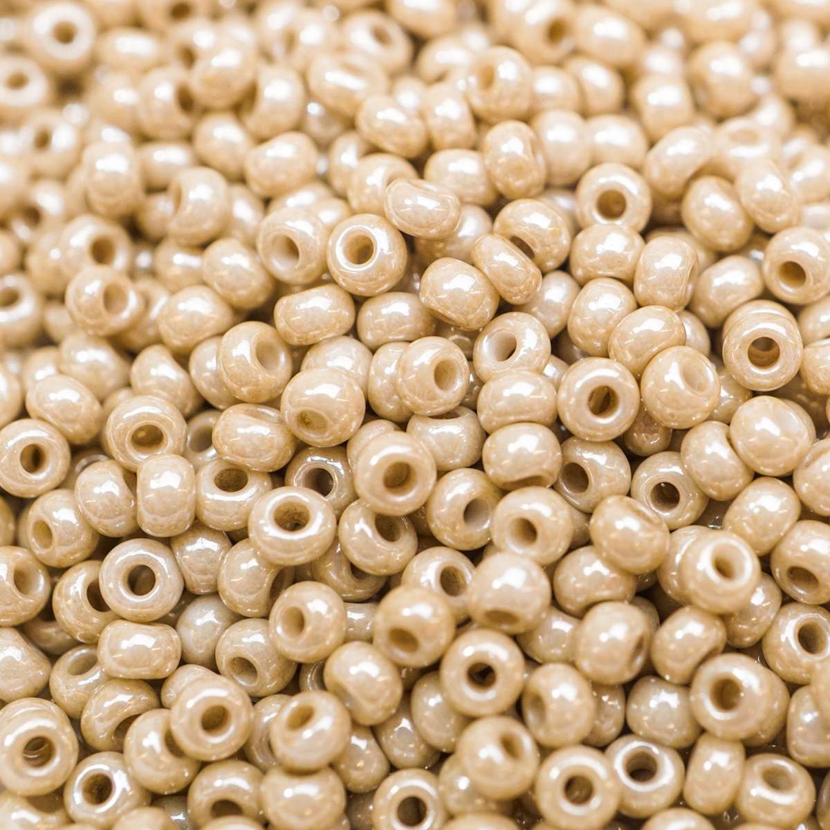 229-1033.SLC.1.jpg Seed Beads 10/0 Luster Opaque Beige - 20g Image