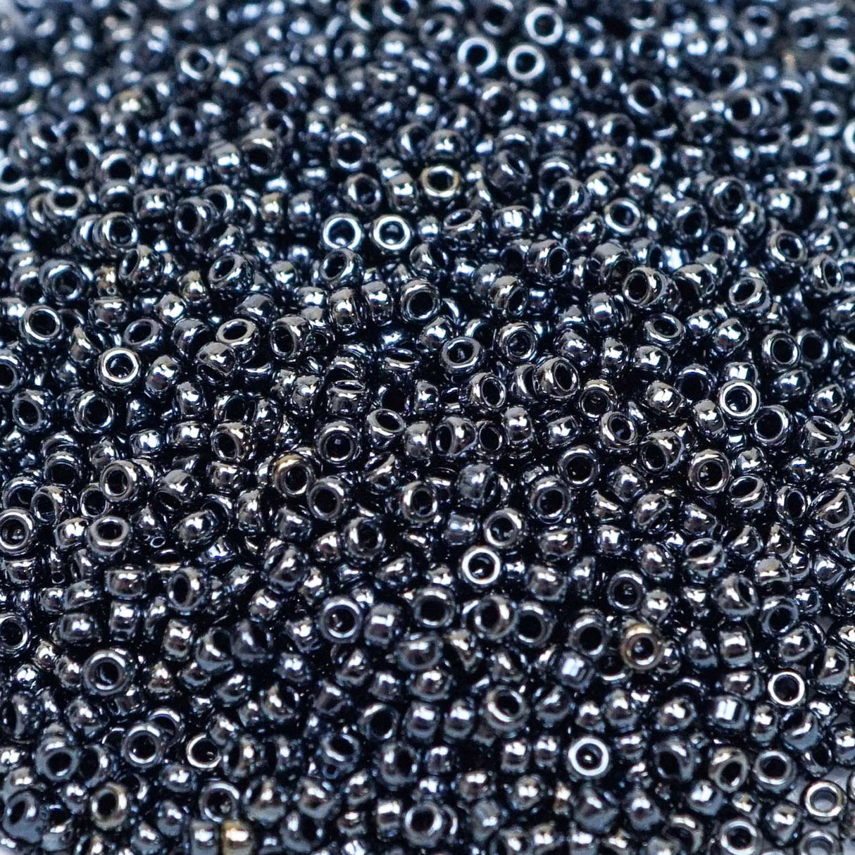 45-159451.SLC.1.jpg 15/0 Seed Beads - Gunmetal 8.2g Image
