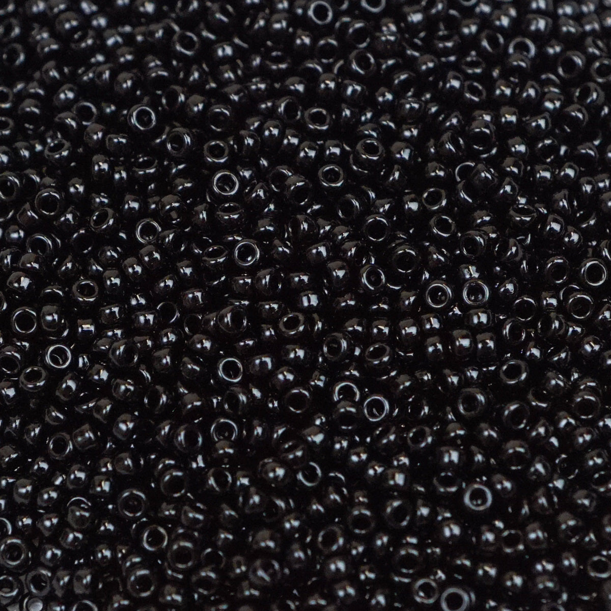 45-159401.SLC.1.jpg 15/0 Seed Beads - Opaque Black 8.2g Image