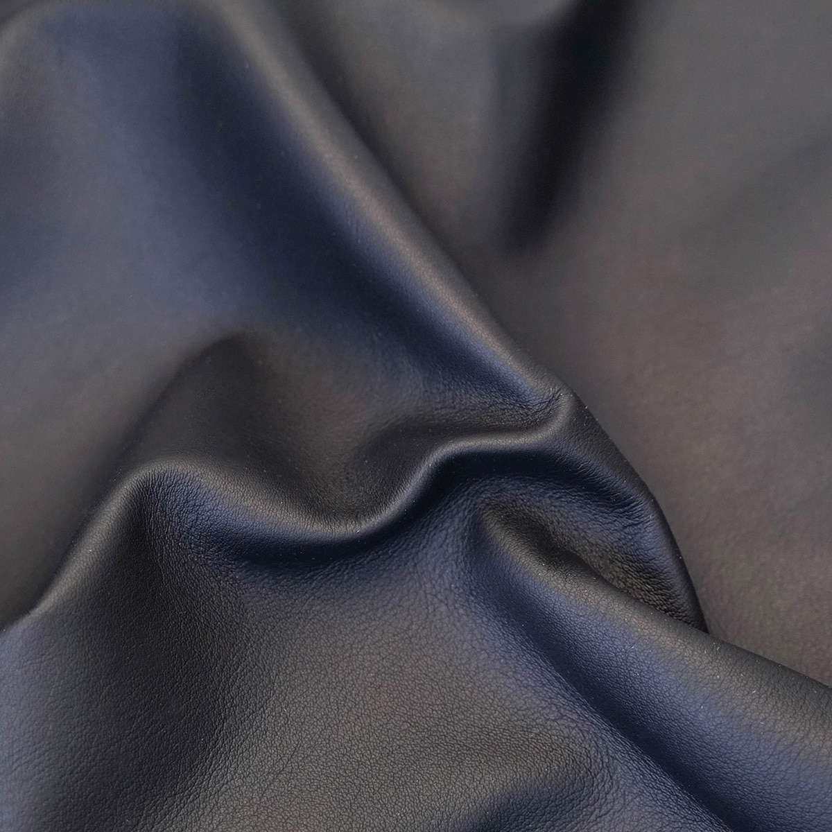 911-10L1.SLC.02.jpg $10 Lamb Skins Black Image