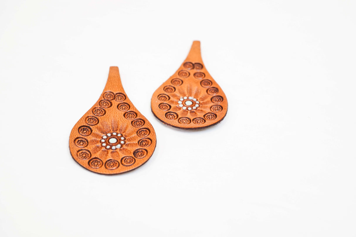 100-1079.SLC.2.jpg Medium Blossom Veg Tan Earring - 6 Pair Image