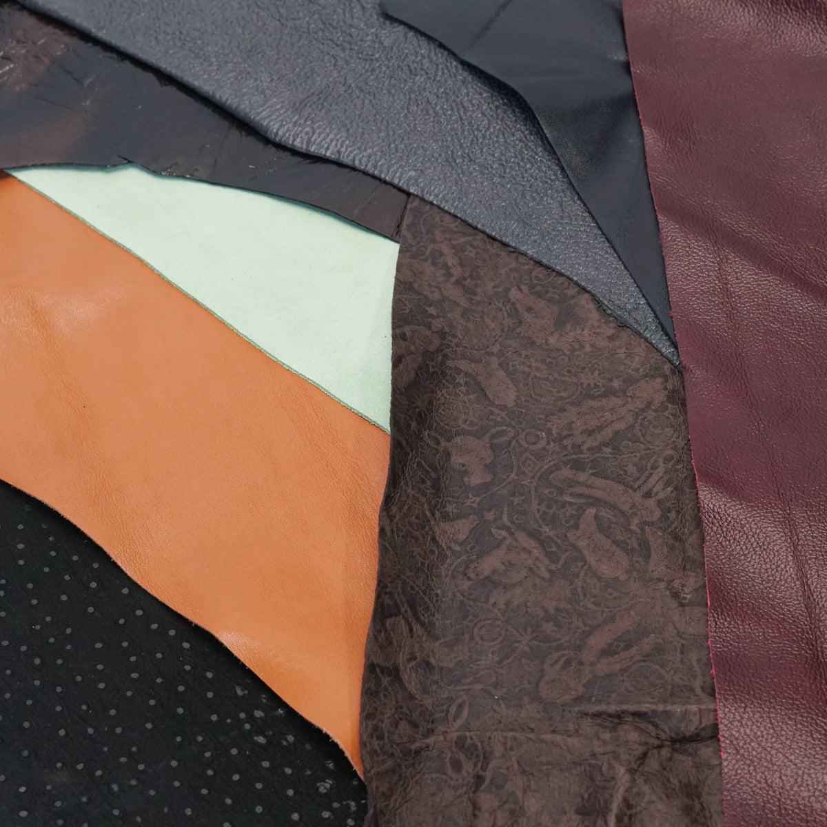 144-937200.SLC.03.jpg 30-35sqft Lightweight Leather Bundle Image