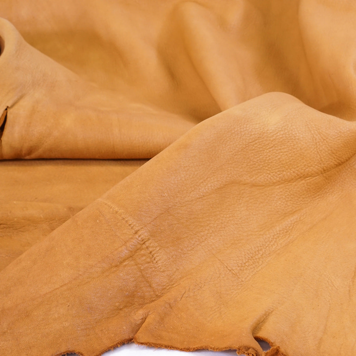 68-8.SLC.3.jpg Tannery Run Deerskin - Saddle Image