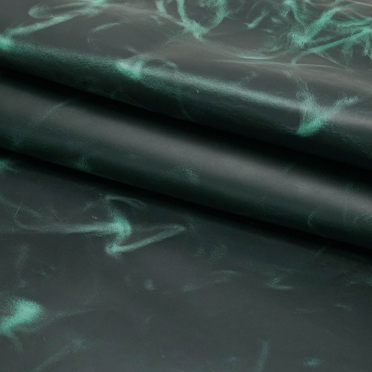 AWPU.SLC.default.jpg Aurora Waxed Pull-Up Image