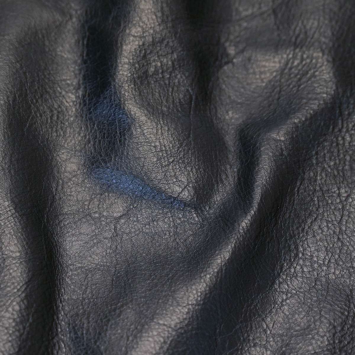 LUS.Black.03.jpg Luna Bagside Leather Image