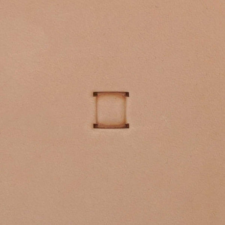 932-582.SLC.01.jpg Four Pin Wicker Basketweave Image