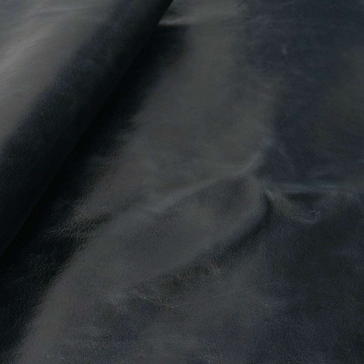 WCB.Black Grey.03.jpg Waxy Crunch Buffalo Image