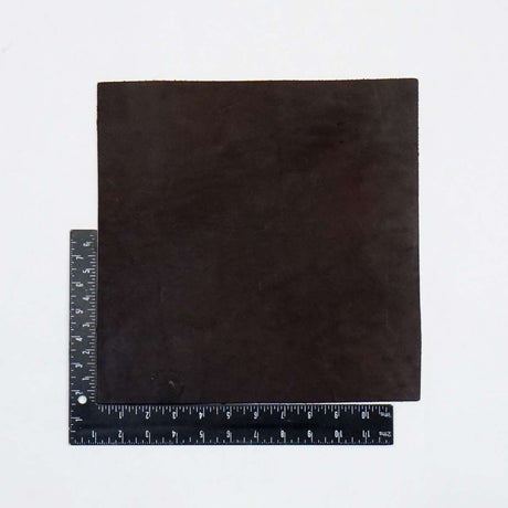 49-9221.SLC.2.jpg Hermann Oak Drum Dyed Brown Pre-Cut 8-10 oz. 12" x 12" Image