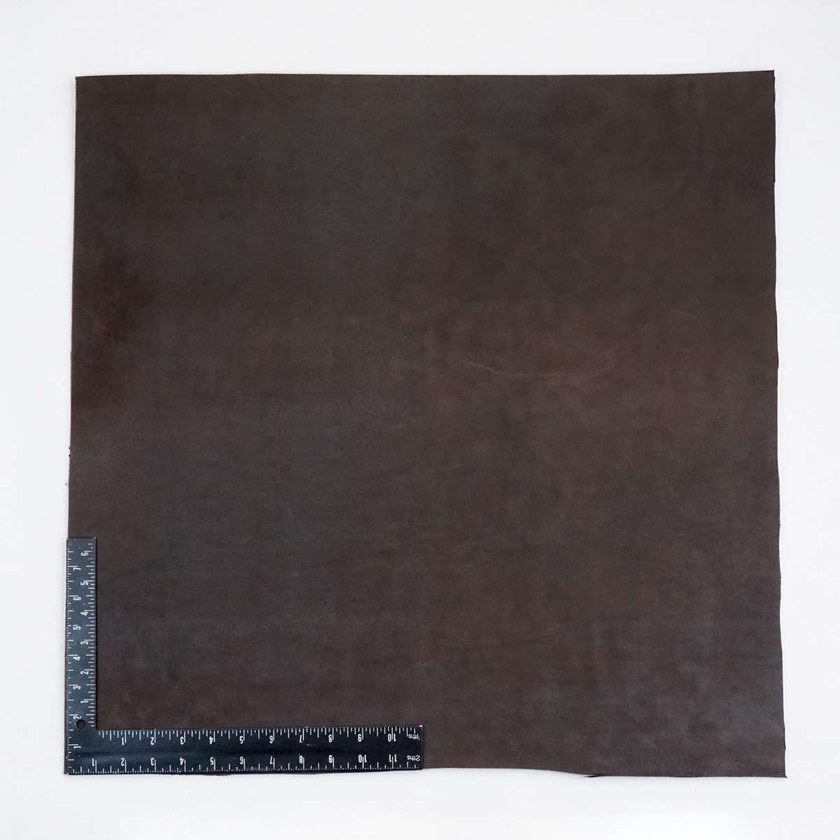 49-9224.SLC.2.jpg Hermann Oak Drum Dyed Brown Pre-Cut 8-10 oz. 24" x 24" Image
