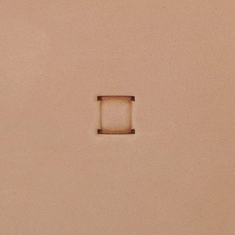 932-582.SLC.01.jpg Four Pin Wicker Basketweave Image