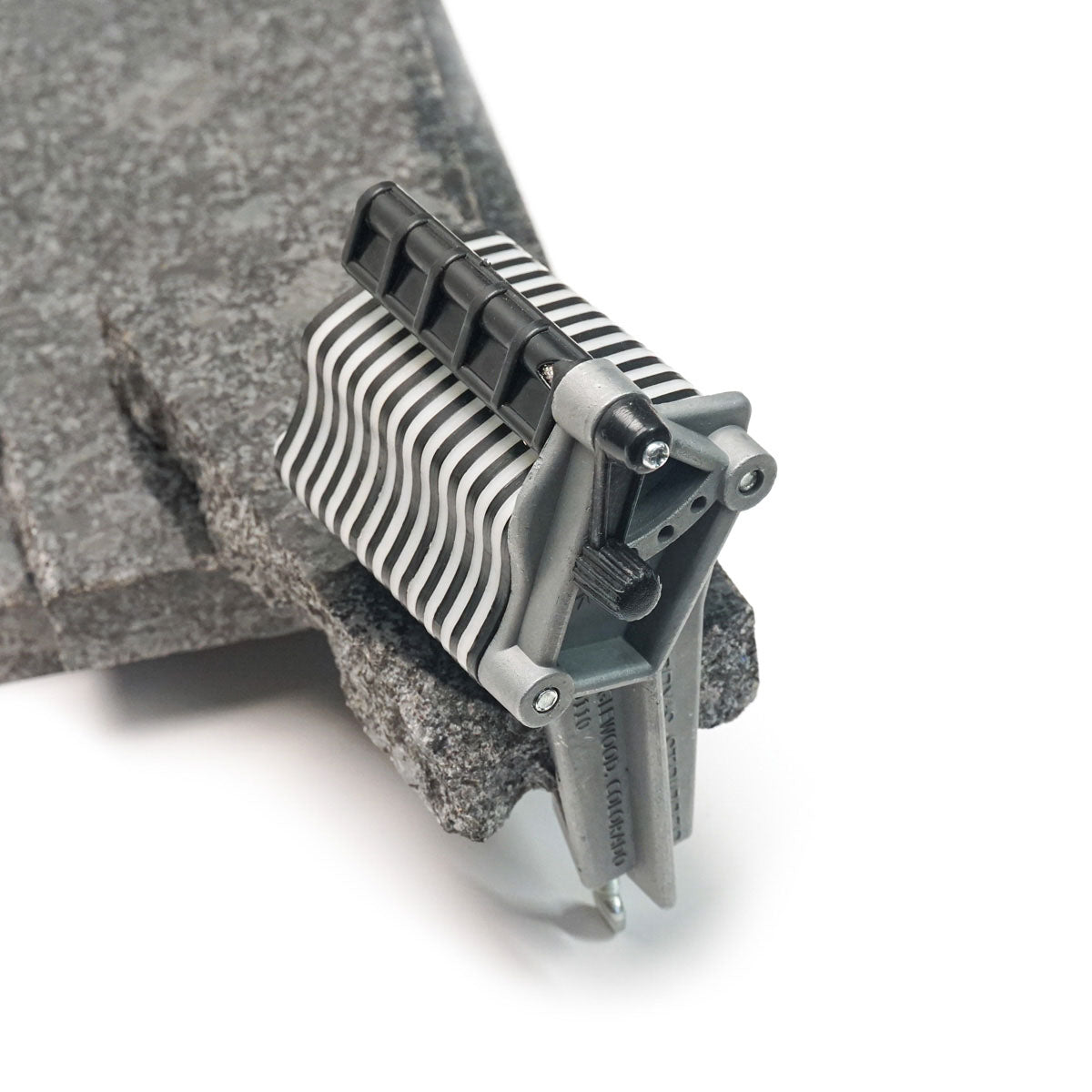 131-311200.SLC.02.jpg Tabletop Lace Cutter Image