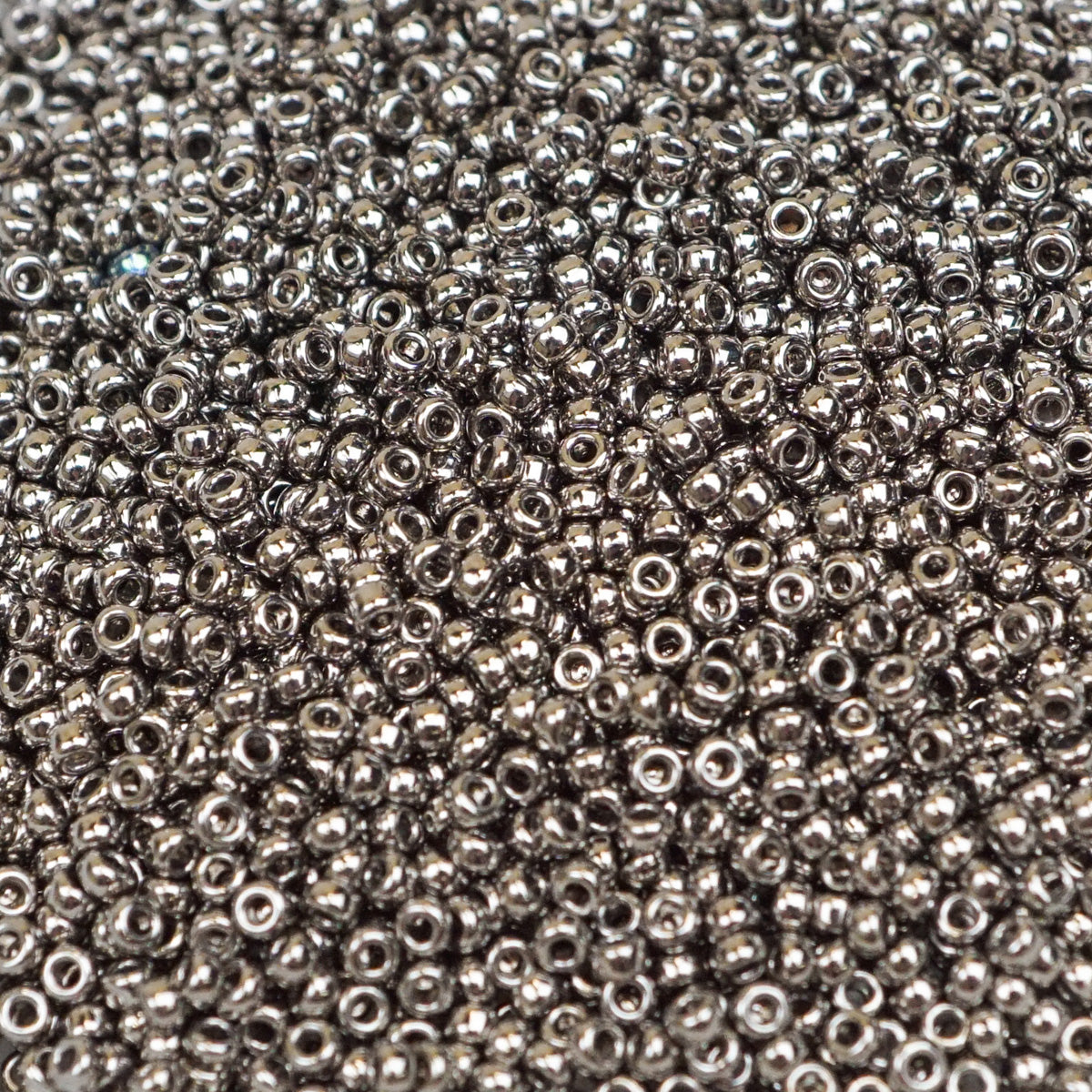 45-159190.SLC.1.jpg 15/0 Seed Beads - Steel 8.2g Image