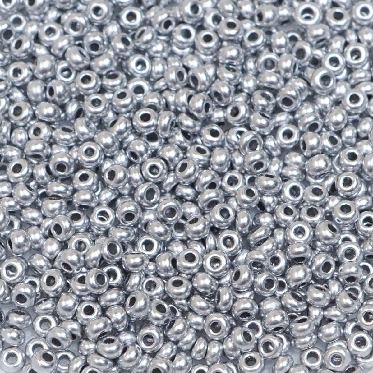 222-144027.SLC.1.jpg 10/0 Glass Seed Beads - Silver 110g Image
