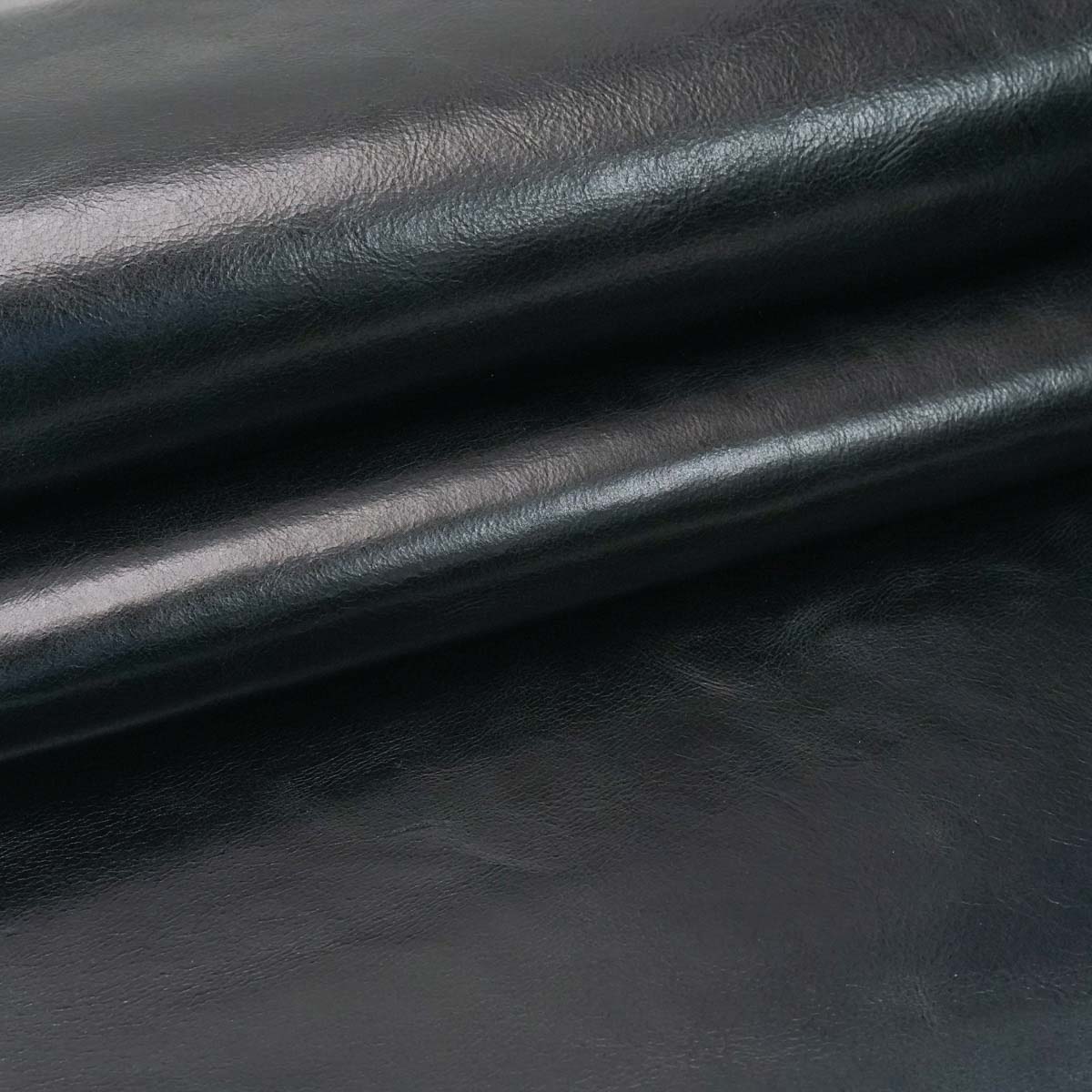 WCB.Black Grey.02.jpg Waxy Crunch Buffalo Image