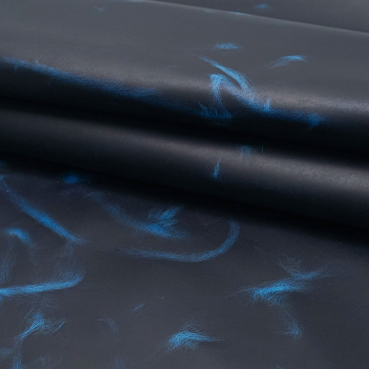 AWPU.Blue.02.jpg Aurora Waxed Pull-Up Image