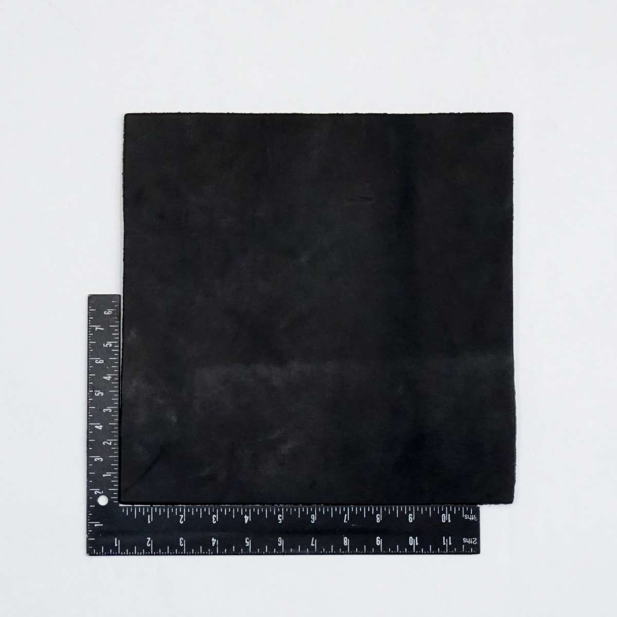 49-9120.SLC.2.jpg Hermann Oak Drum Dyed Black Pre-Cut 6-7 oz. 12" x 12" Image