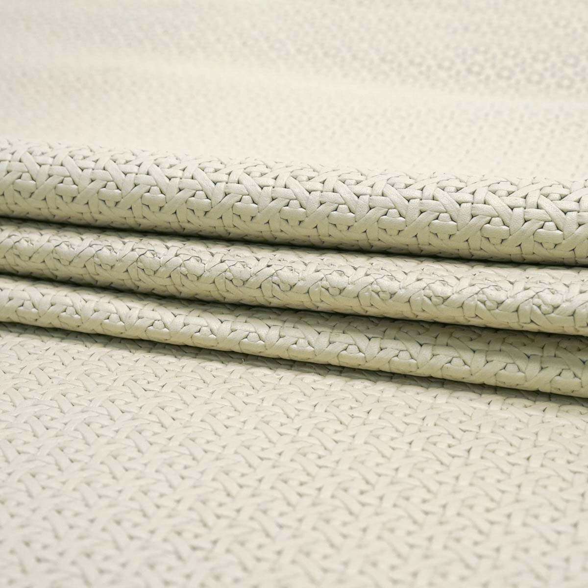 22-052.SLC.02.jpg Wicker Weave Sides Image