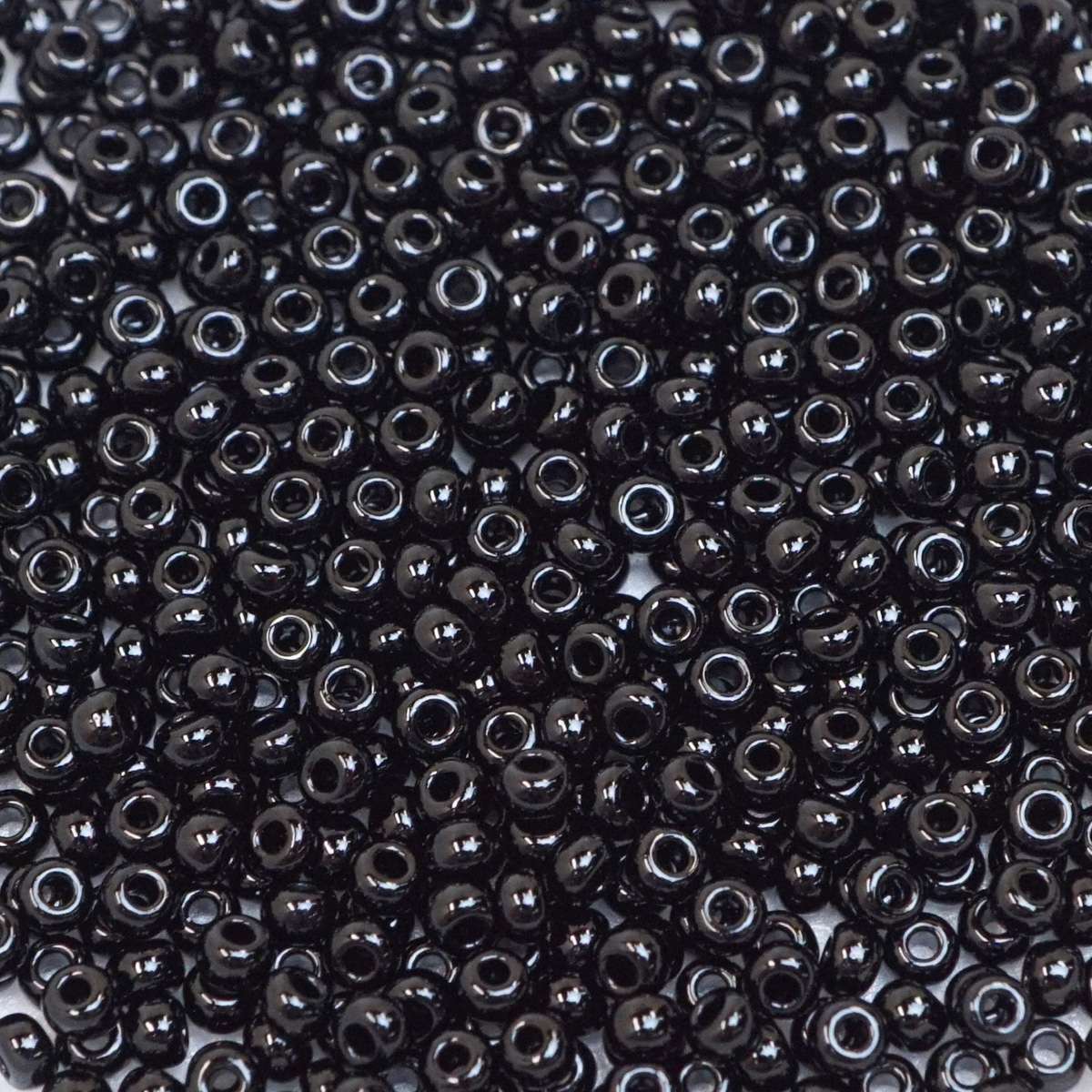 222-144001.SLC.1.jpg 10/0 Glass Seed Beads - Black 20g Image
