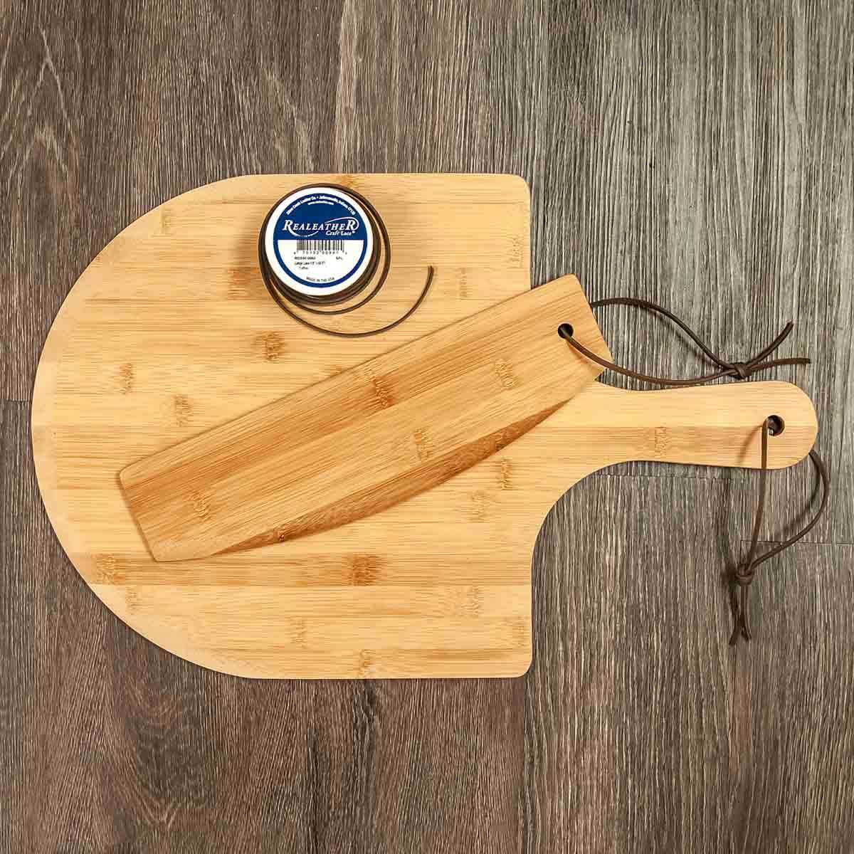 28-9009.SLC.01.jpg Lace Latigo Toffee 1/8" x 50' Image