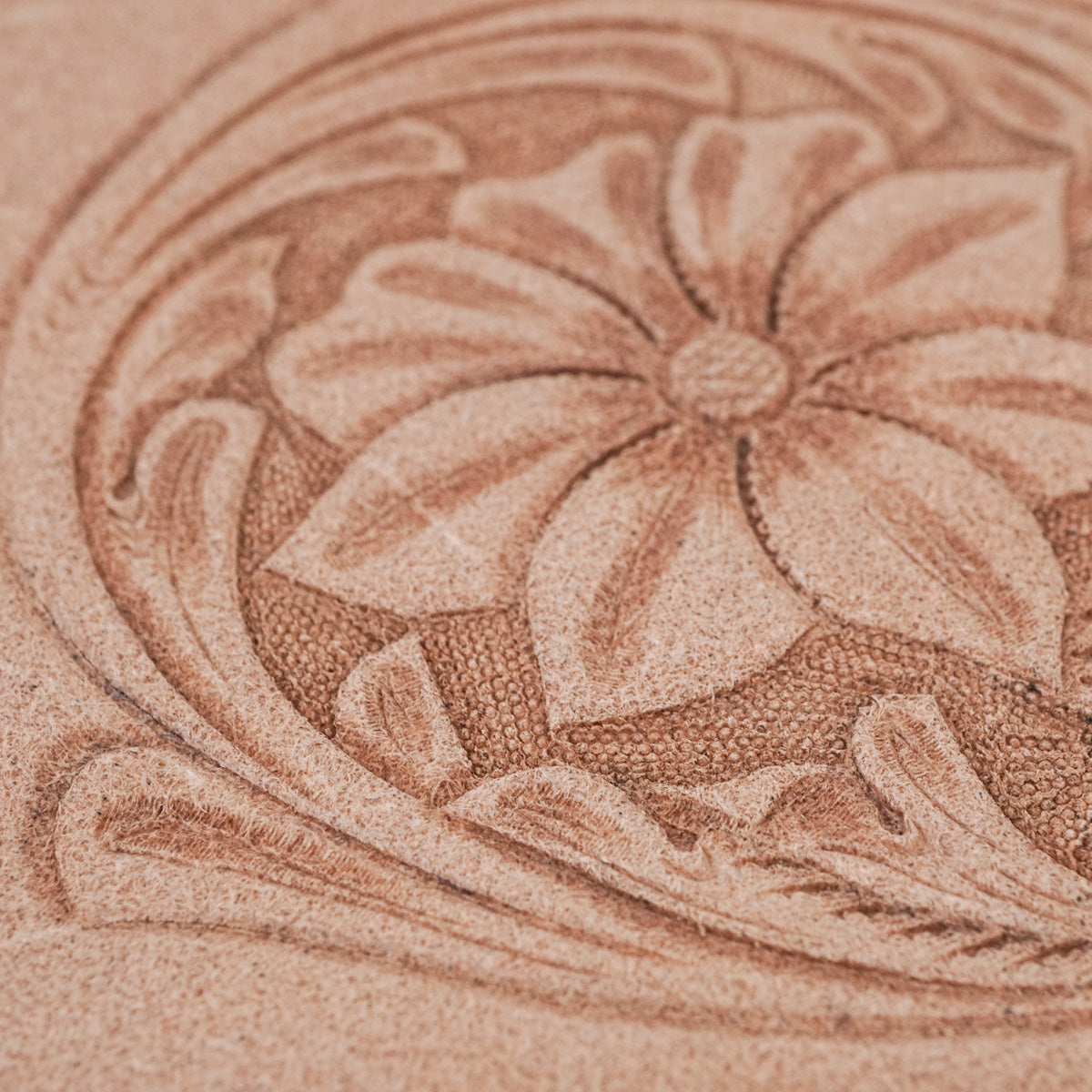 100-8426.SLC.05.jpg Heavy Veg Tan Split Image