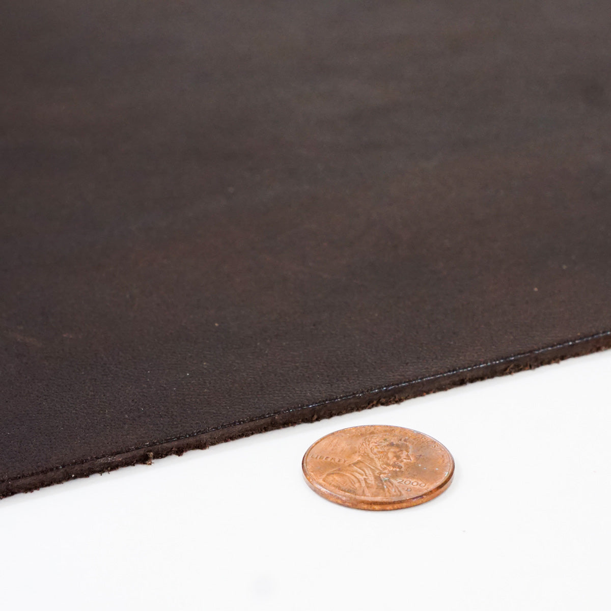 49-9026.SLC.3.jpg Hermann Oak Drum Dyed Brown Pre-Cut 6-7 oz. 24" x 24" Image