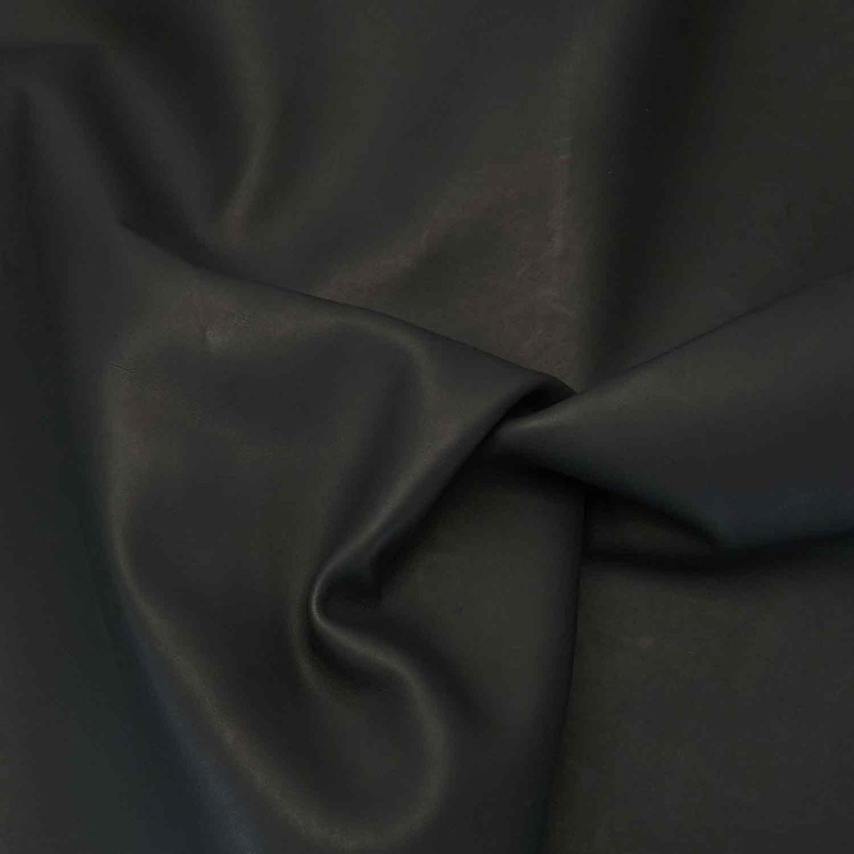 673-01.SLC.03.jpg Matte Black Oil Tan Side Image