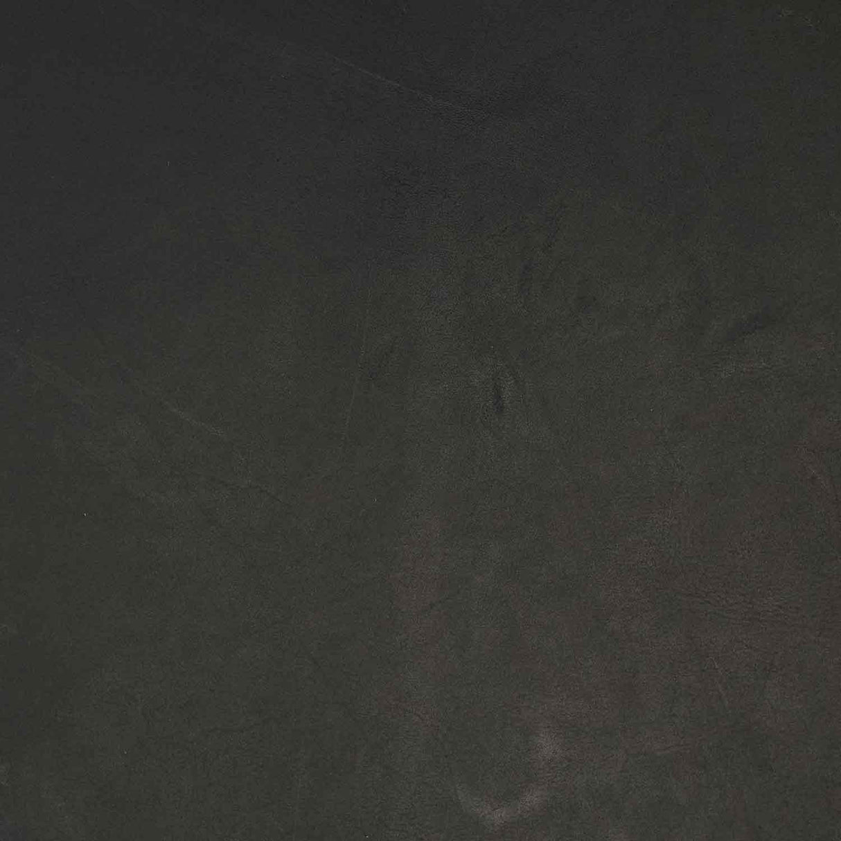 673-01.SLC.04.jpg Matte Black Oil Tan Side Image