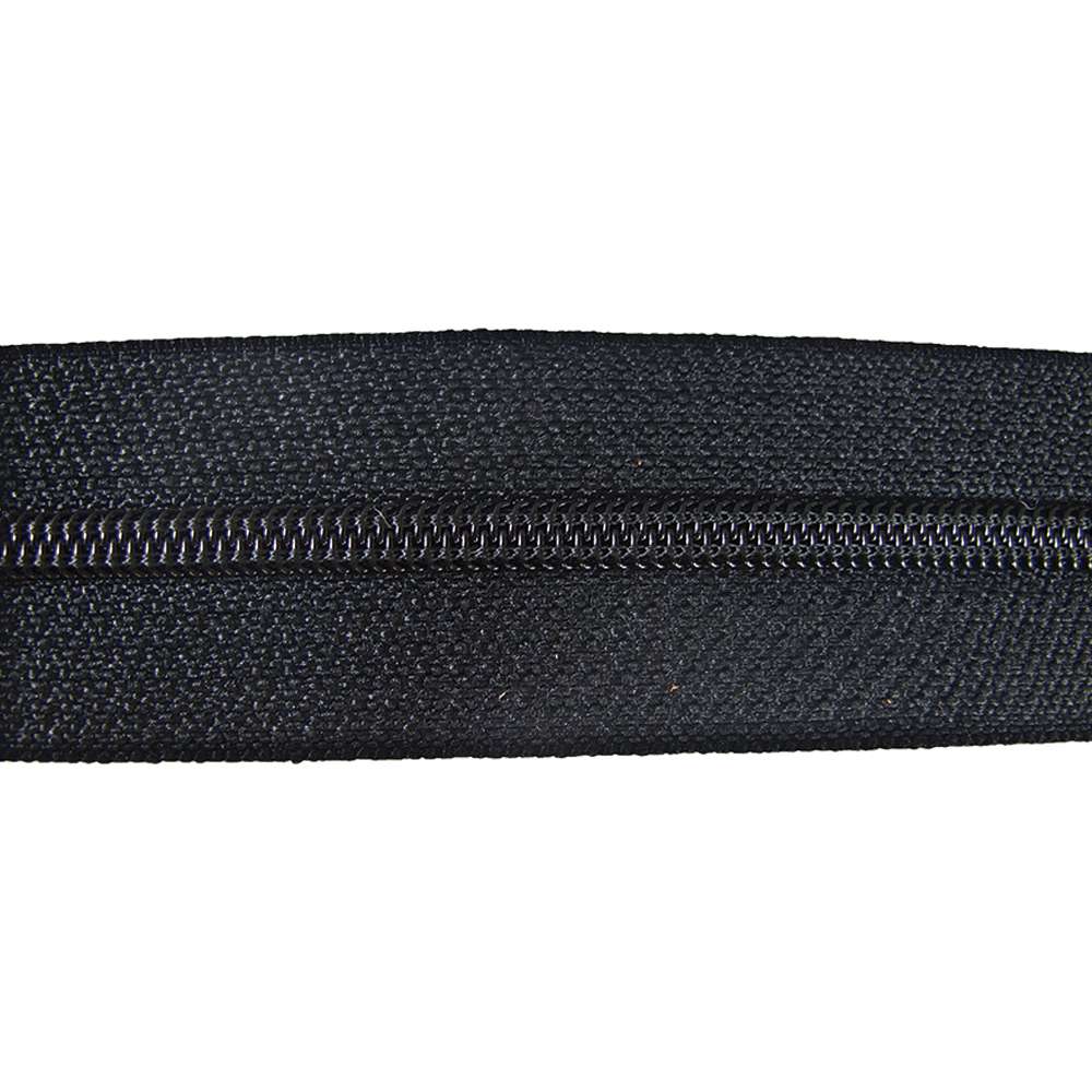 129-135001.SLC.jpg YKK Regular Zipper Tape - Black Yard Image
