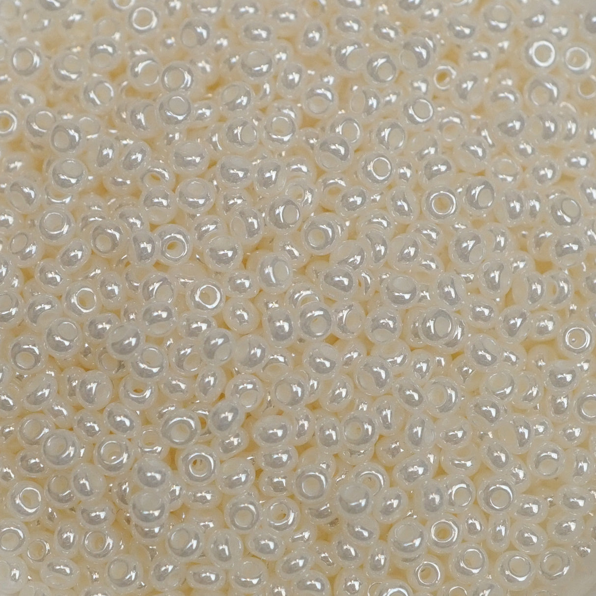 229-101478.SLC.1.jpg Seed Beads 10/0 Opaque Pearl Ceylon - 20g Image