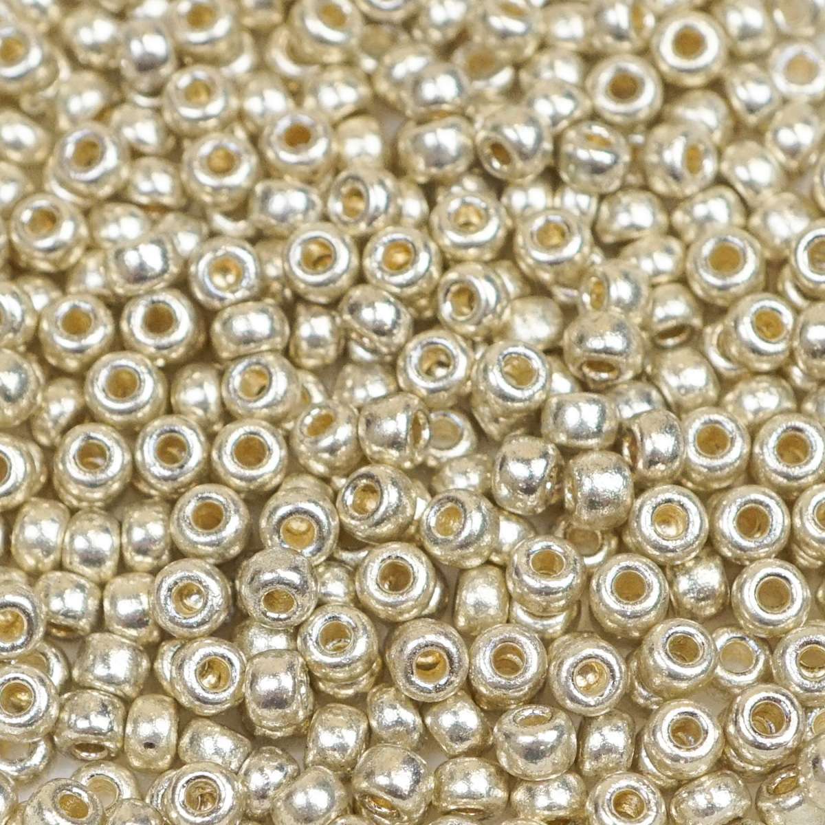 45-894201.SLC.1.jpg 8/0 Seed Beads - Duracoat Galvanized Silver 22g Image