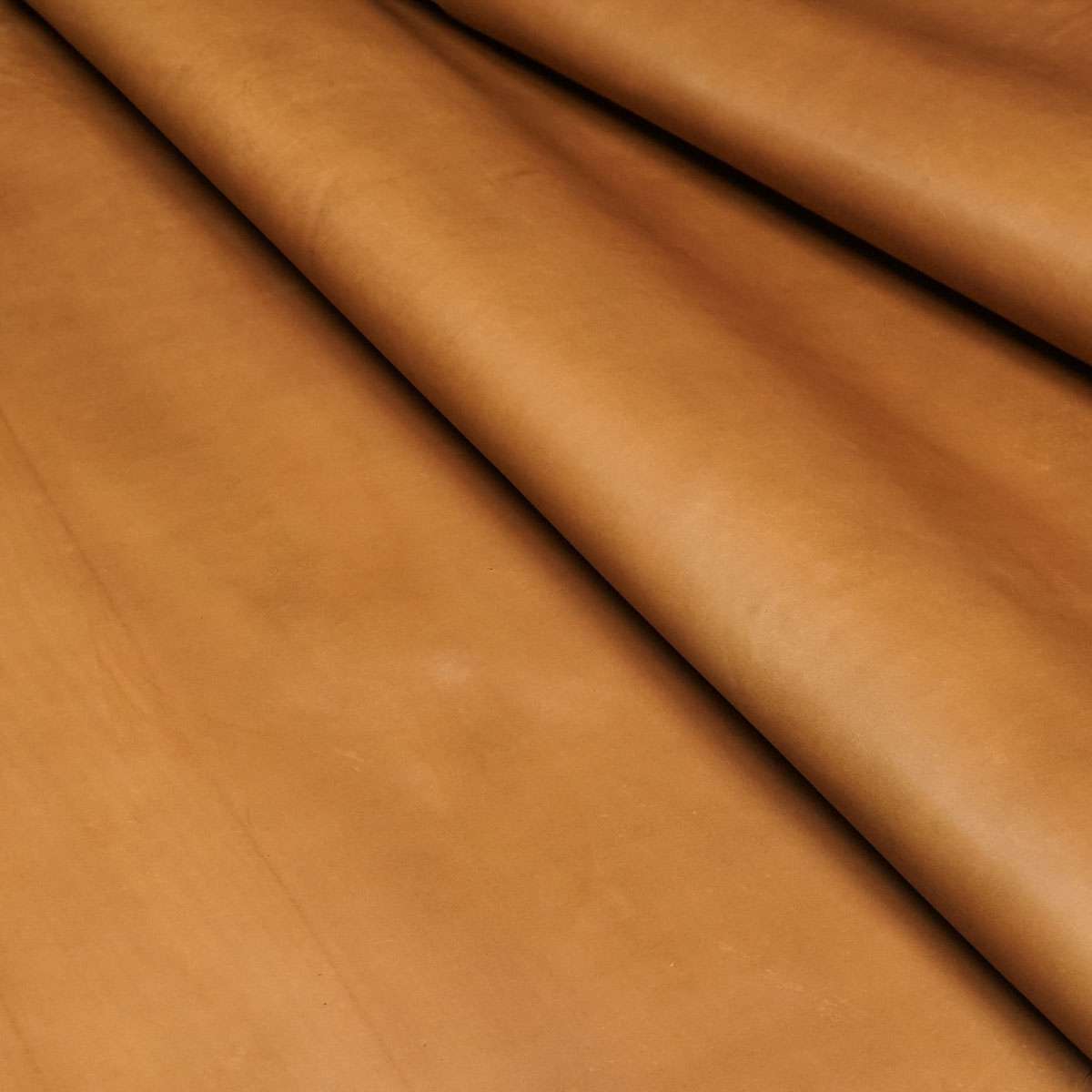 579-1320.SLC.04.jpg Mesquite Brown 5-6 oz. Oil Tan Pre-Cut 12" x 12" Image