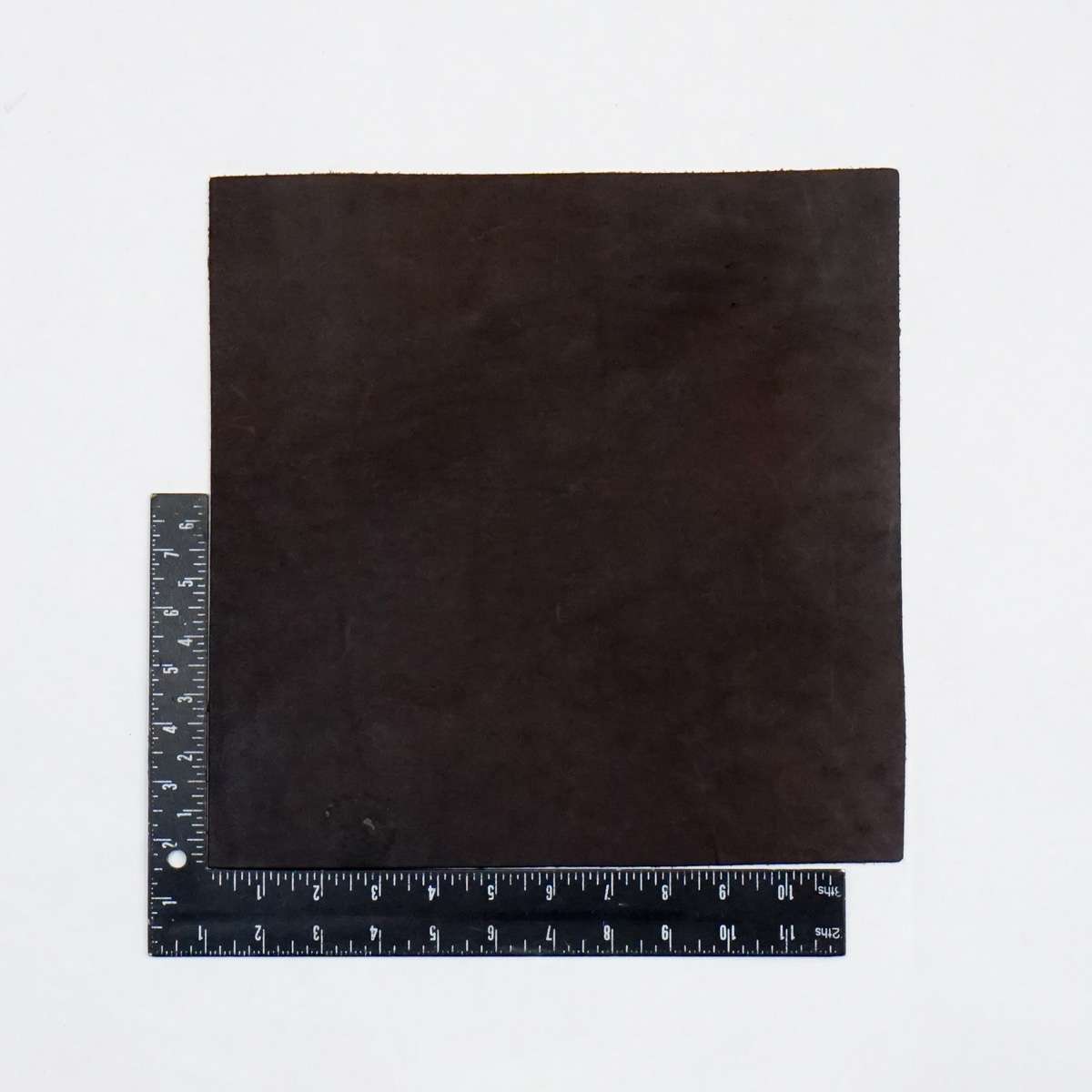 49-9221.SLC.2.jpg Hermann Oak Drum Dyed Brown Pre-Cut 8-10 oz. 12" x 12" Image