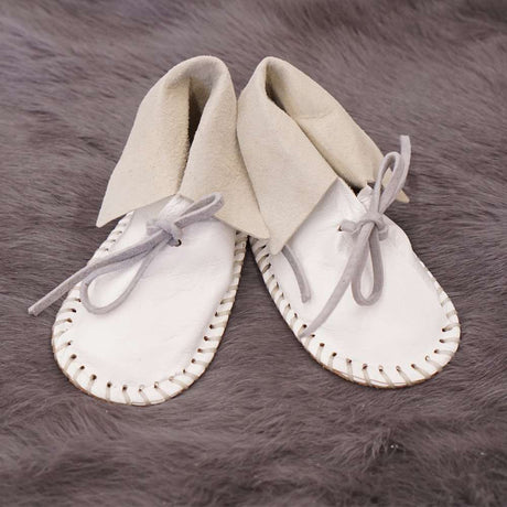 144-5782.SLC3.jpg White Leather Baby Moccasin Kit Image